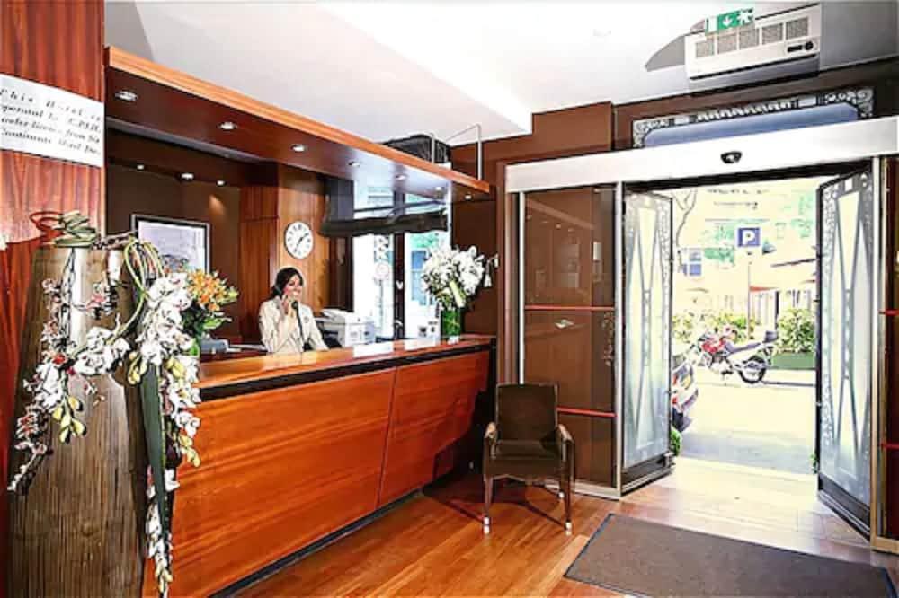 巴黎奥特伊智选假日酒店 内观 照片